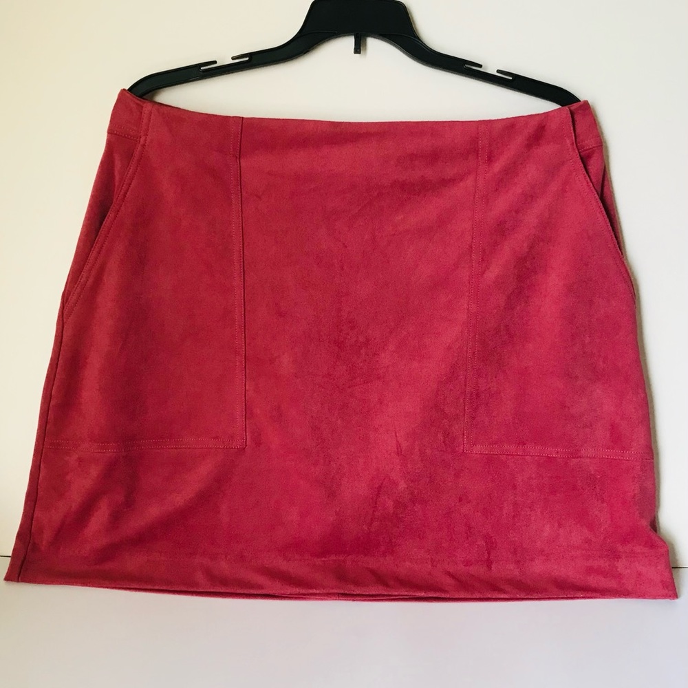 *Like New* Pink faux suede Skirt